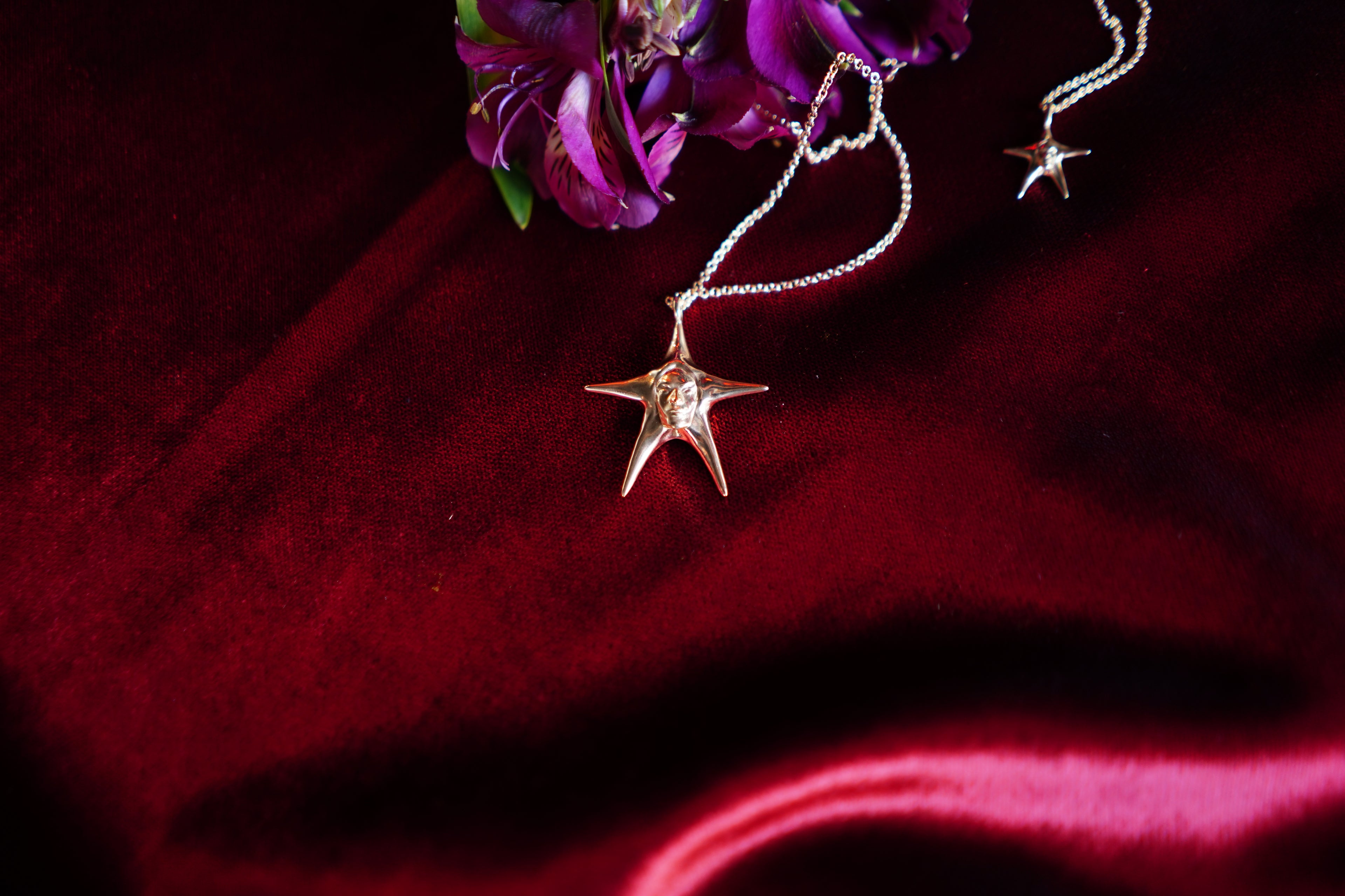 Jestar Big Pendant Gold