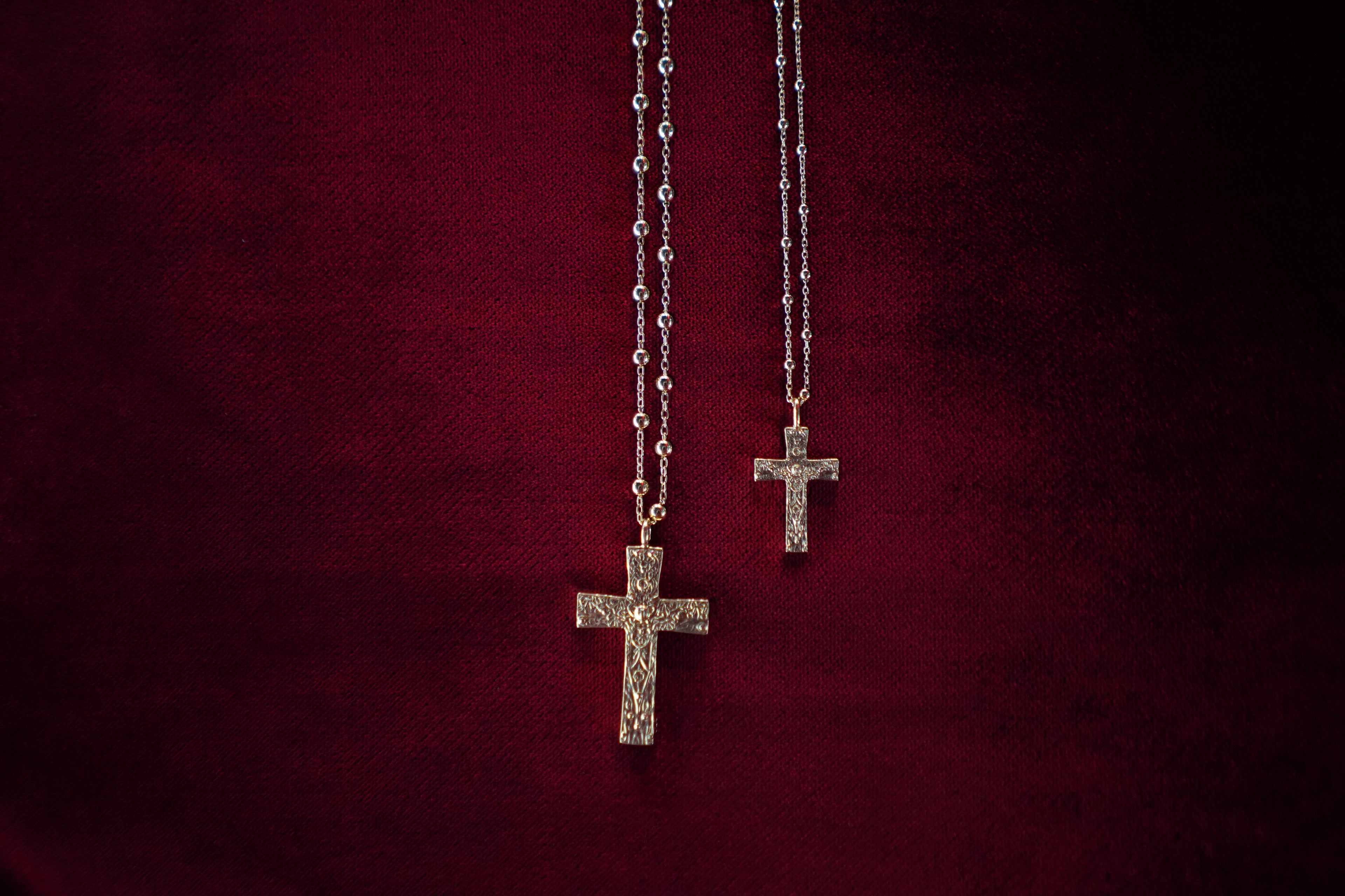 Crossed Small Pendant Gold