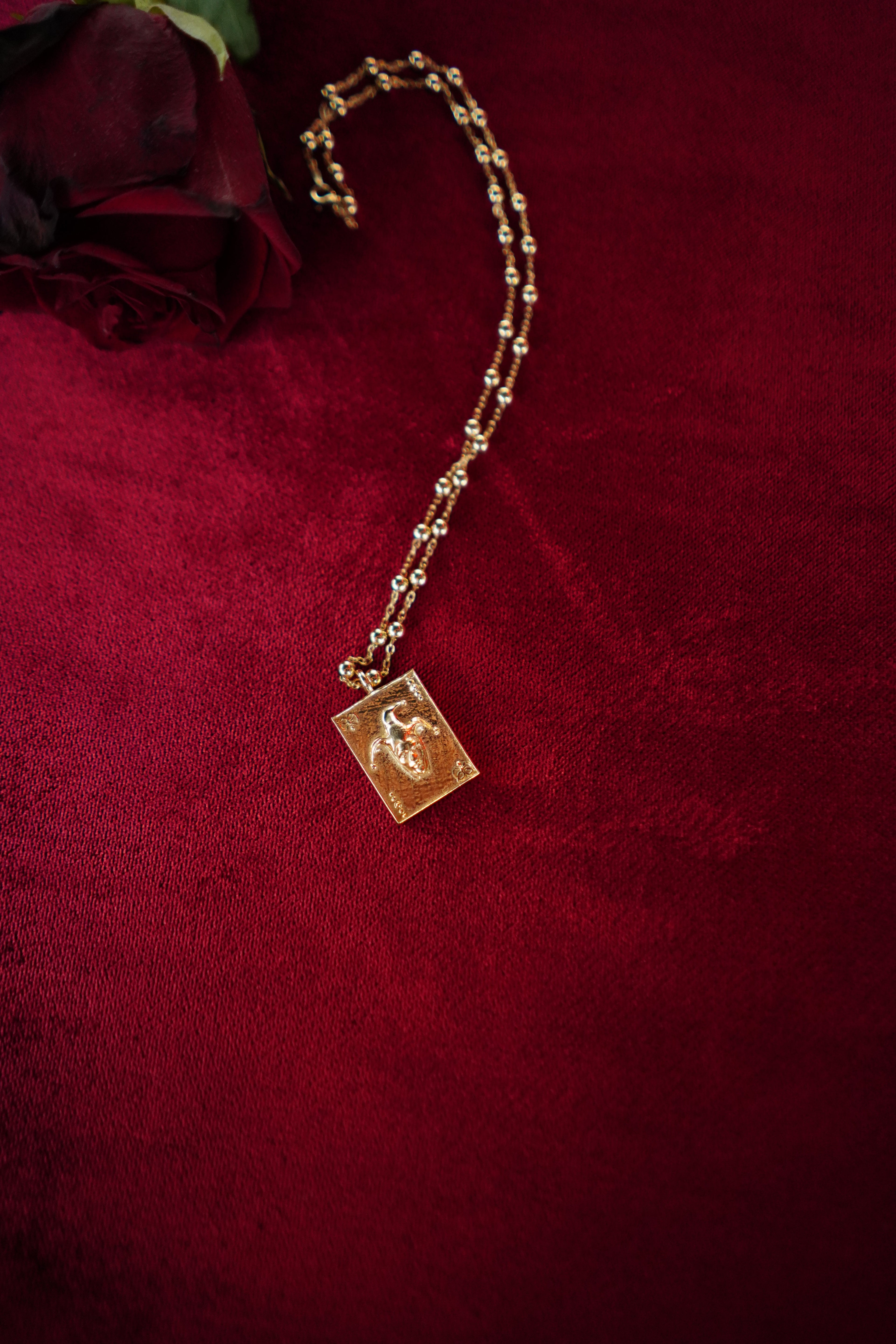 Stanissed Card Pendant Gold